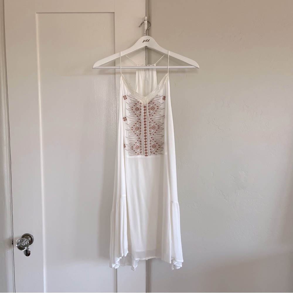 🤍 euc | miss me | embroidered take it easy sundress